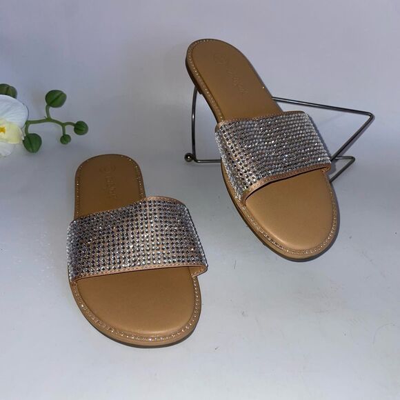Cat & Jack Gold and Silver Sparkly Sandals - Picture 1 of 8